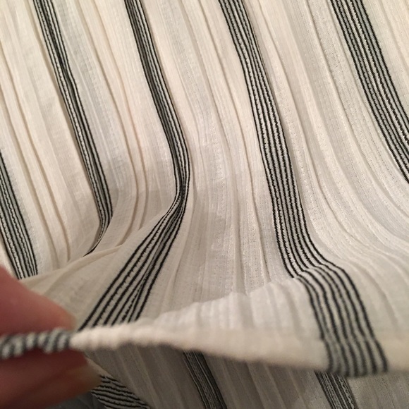 Beautiful striped flowing skirt - Picture 7 of 13